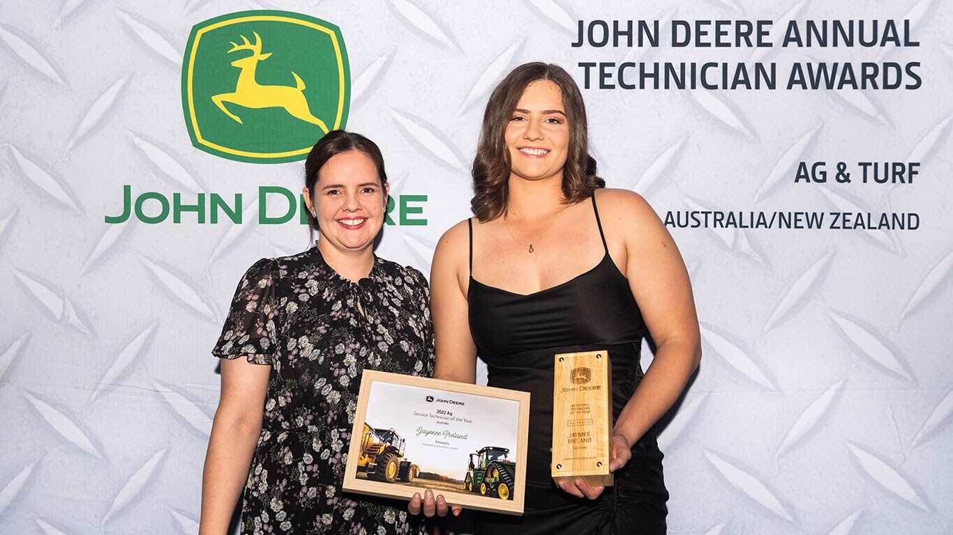 John Deere Director of Aftermarket and Customer Support, Emma Ford, with 2022 Australian Agriculture Service Technician of the Year, Jaymee Ireland