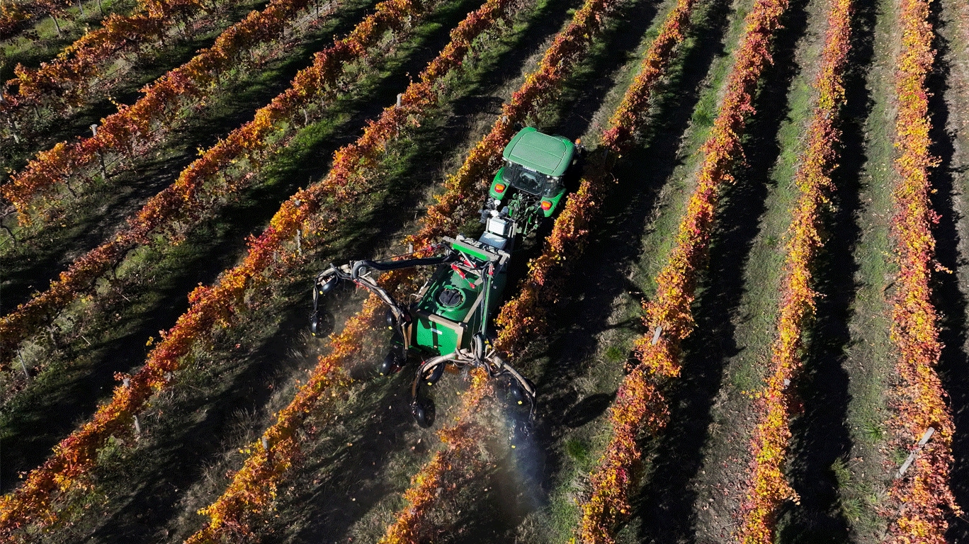 Smart Apply Intelligent Spray System™ in farm field