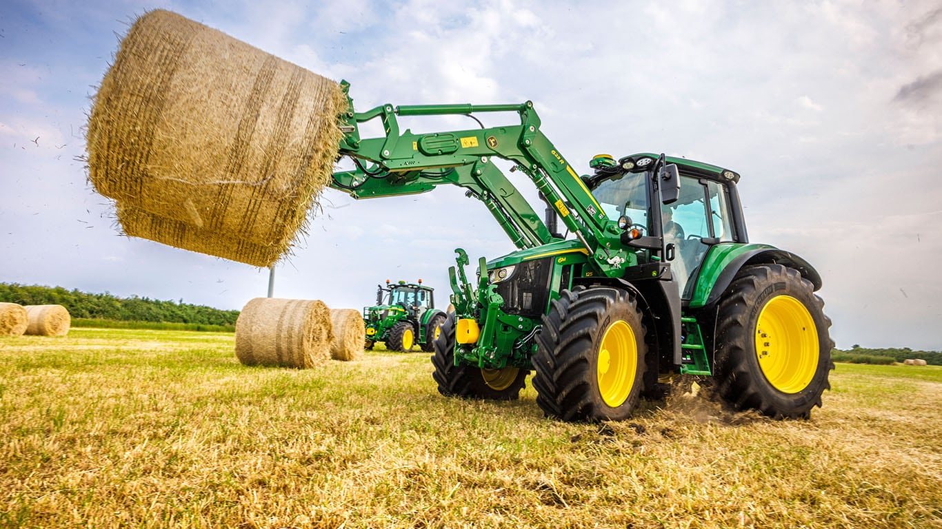 The new 6M 155 lifting round hay bale