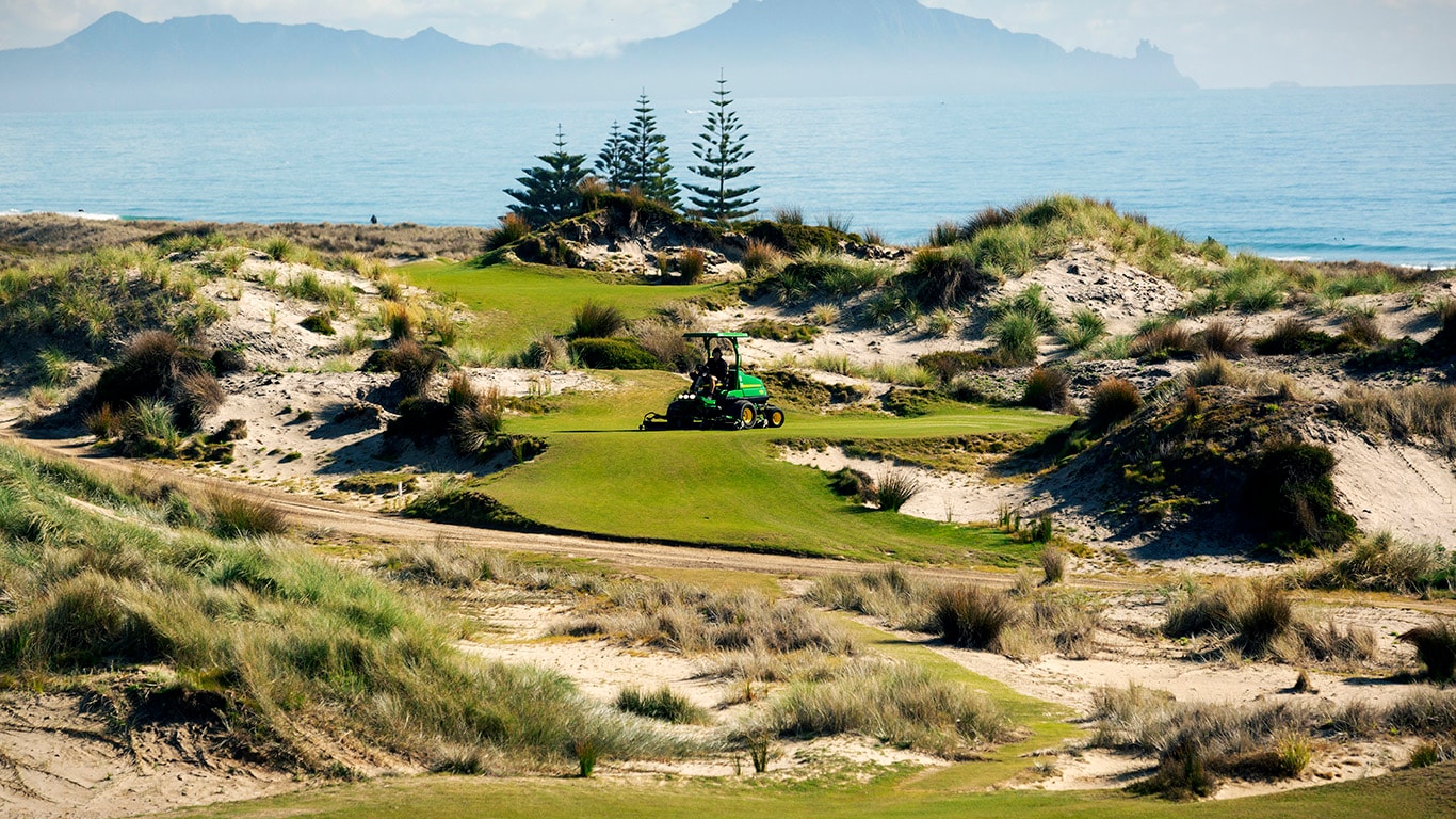 a Tara Iti golf course