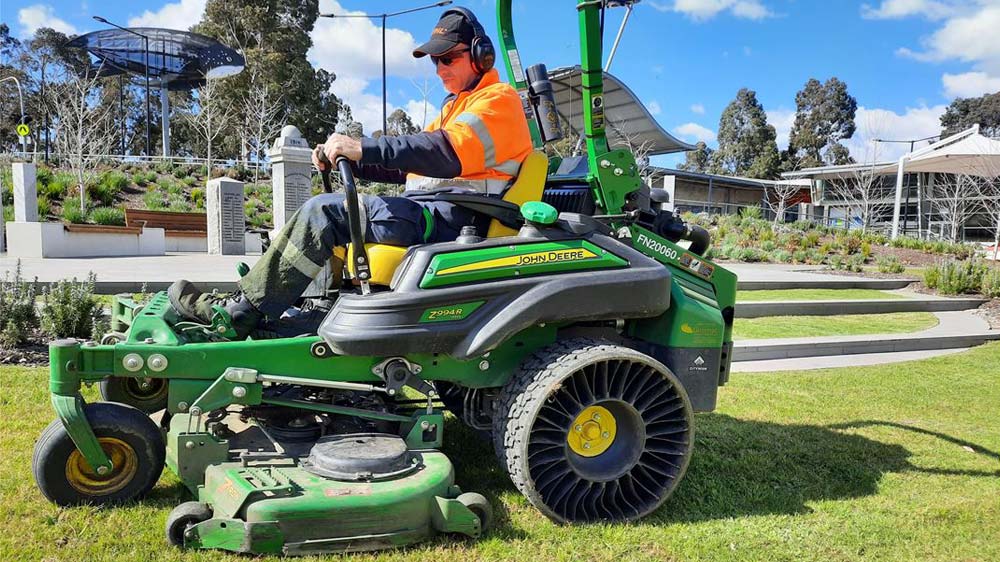 Manoeuvrability was a key feature when selecting the ZTrak&trade; Z994R Zero-Turn Mower.