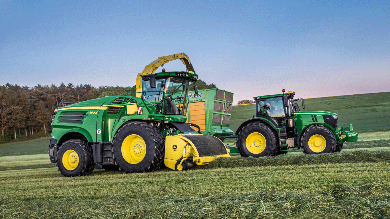 The updated John Deere 8600 self-propelled forage harvester now tops the company’s range of standard crop channel models.