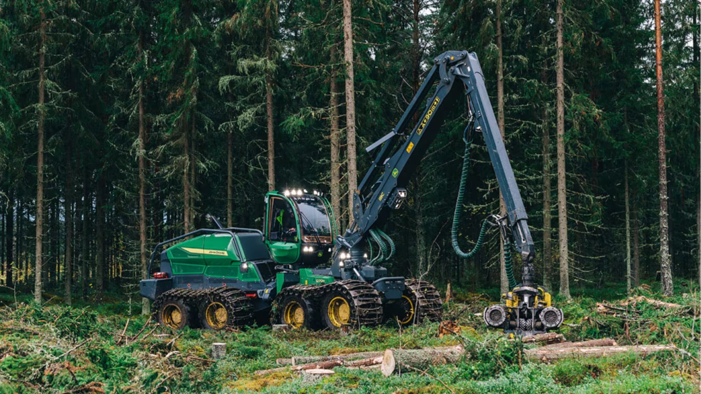 Wheeled harvester 1270H