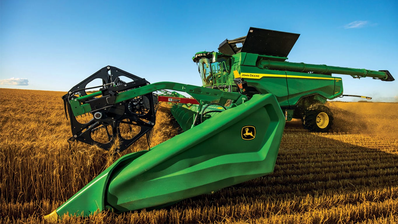 Combine with HDF50 Draper in field