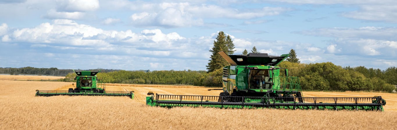 John Deere X9 Harvesting